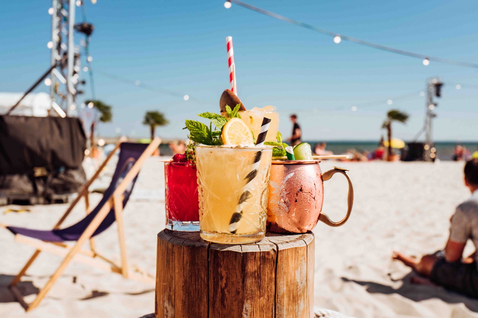Cocktails im Sommer am Strand